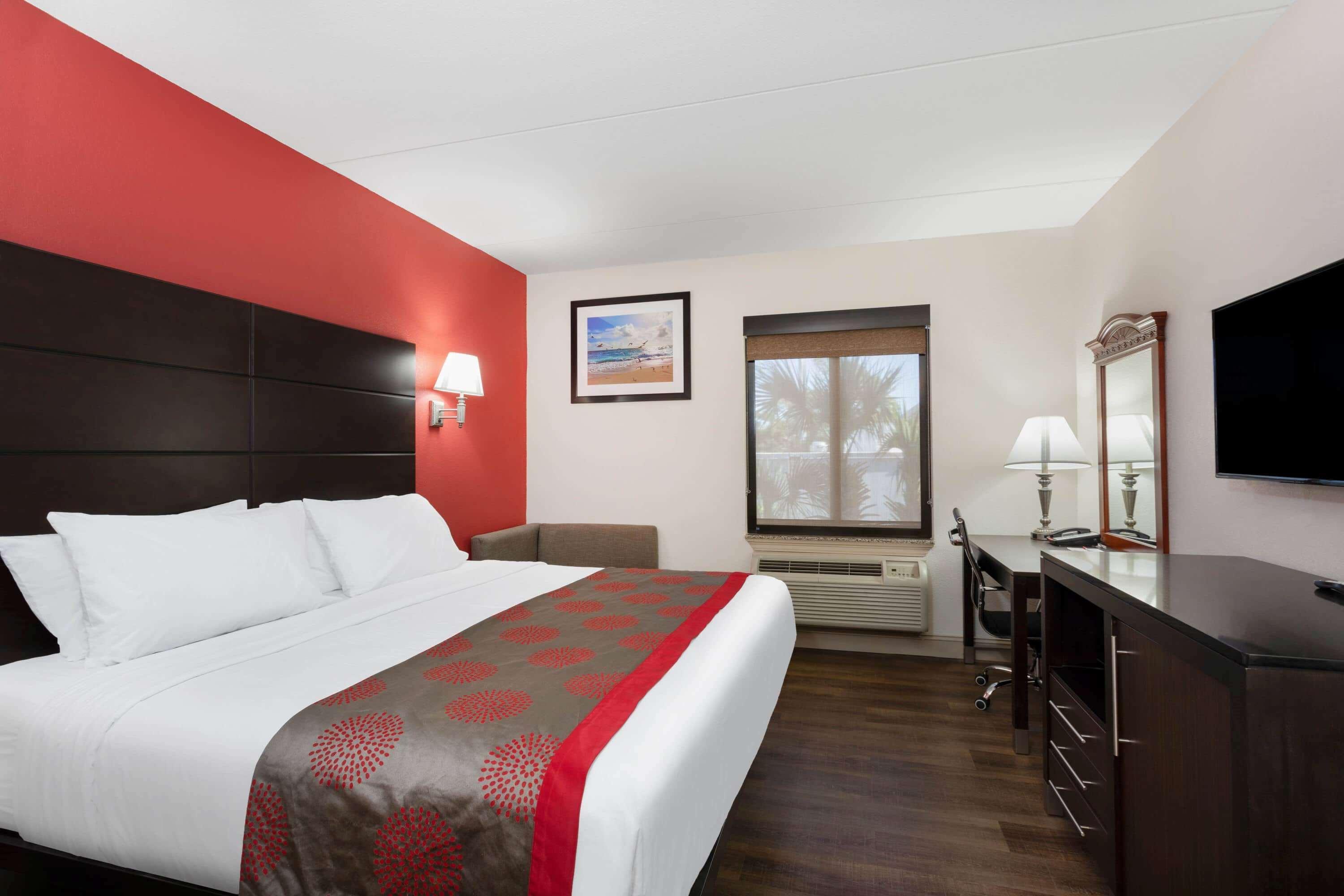 Ramada By Wyndham Panama City Exterior photo