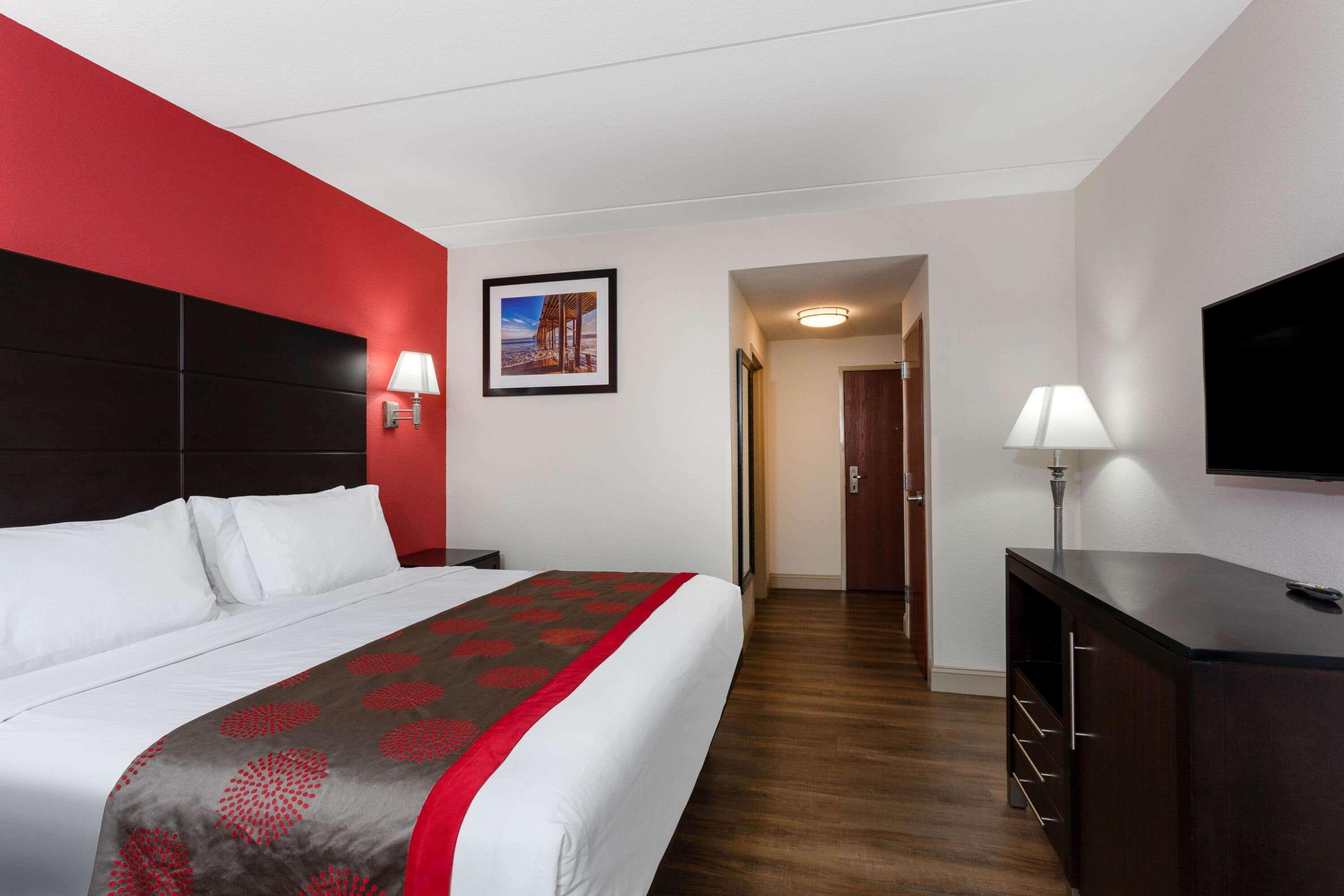 Ramada By Wyndham Panama City Exterior photo