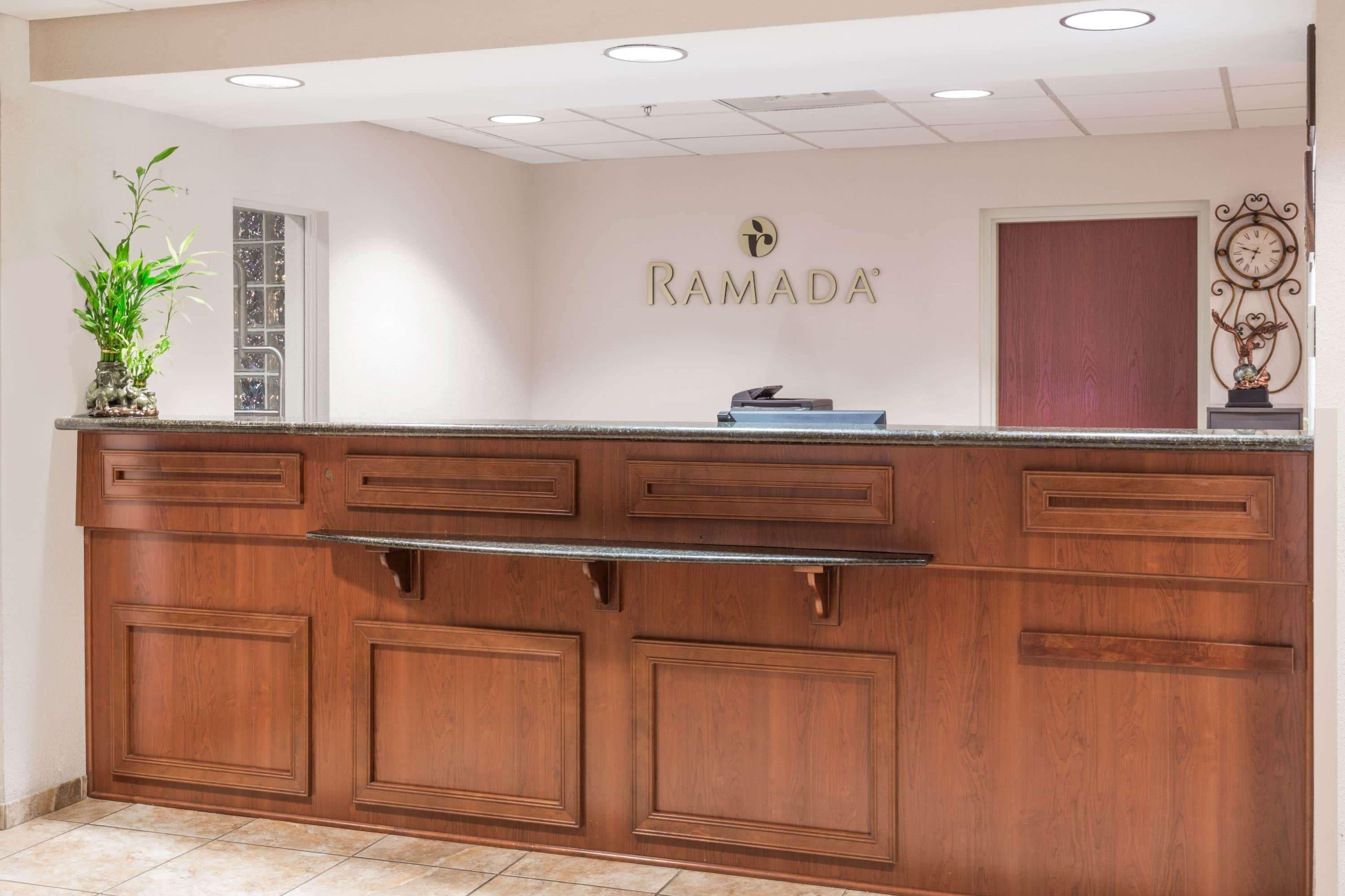 Ramada By Wyndham Panama City Hotel Exterior photo