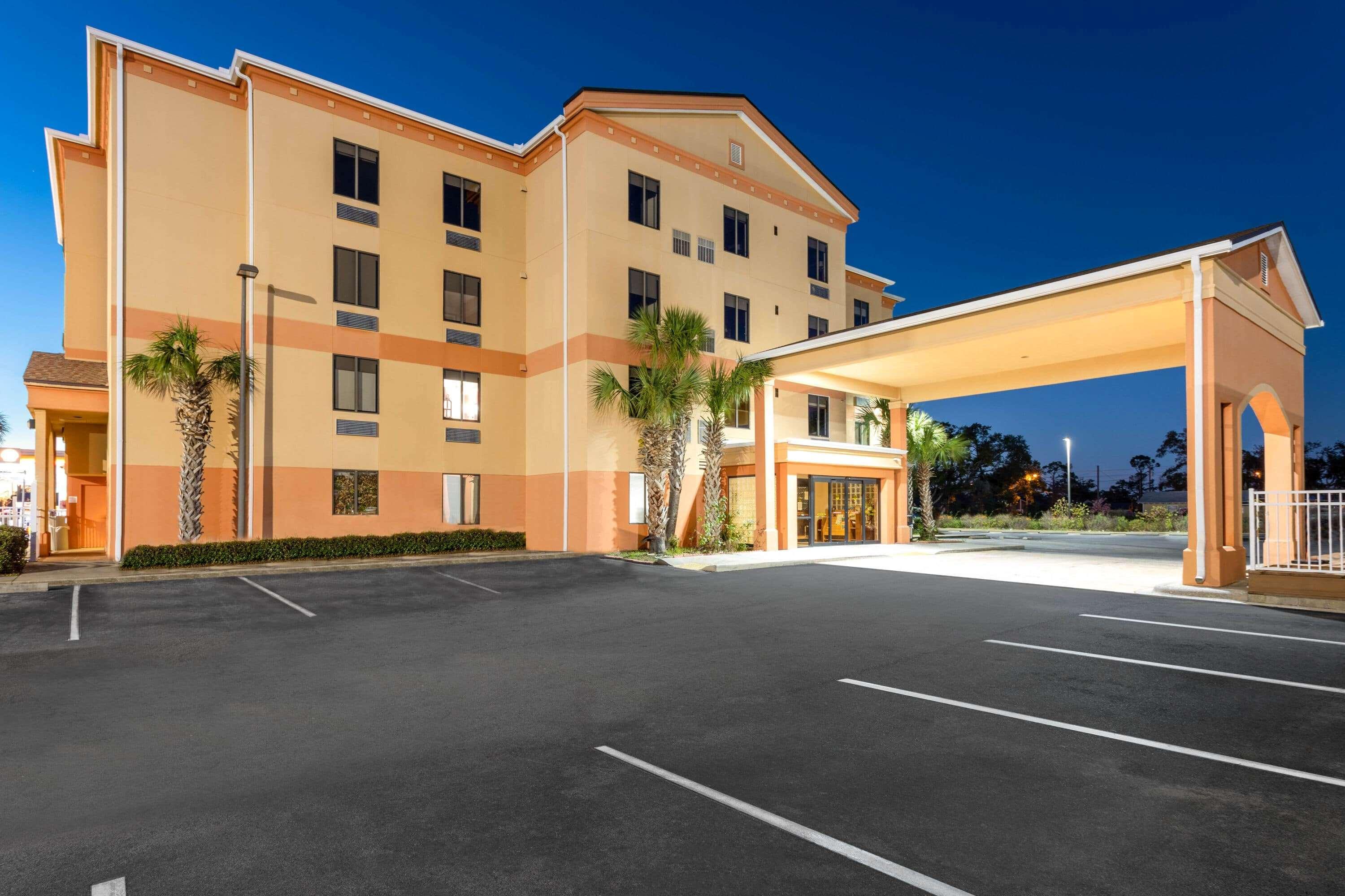 Ramada By Wyndham Panama City Hotel Exterior photo