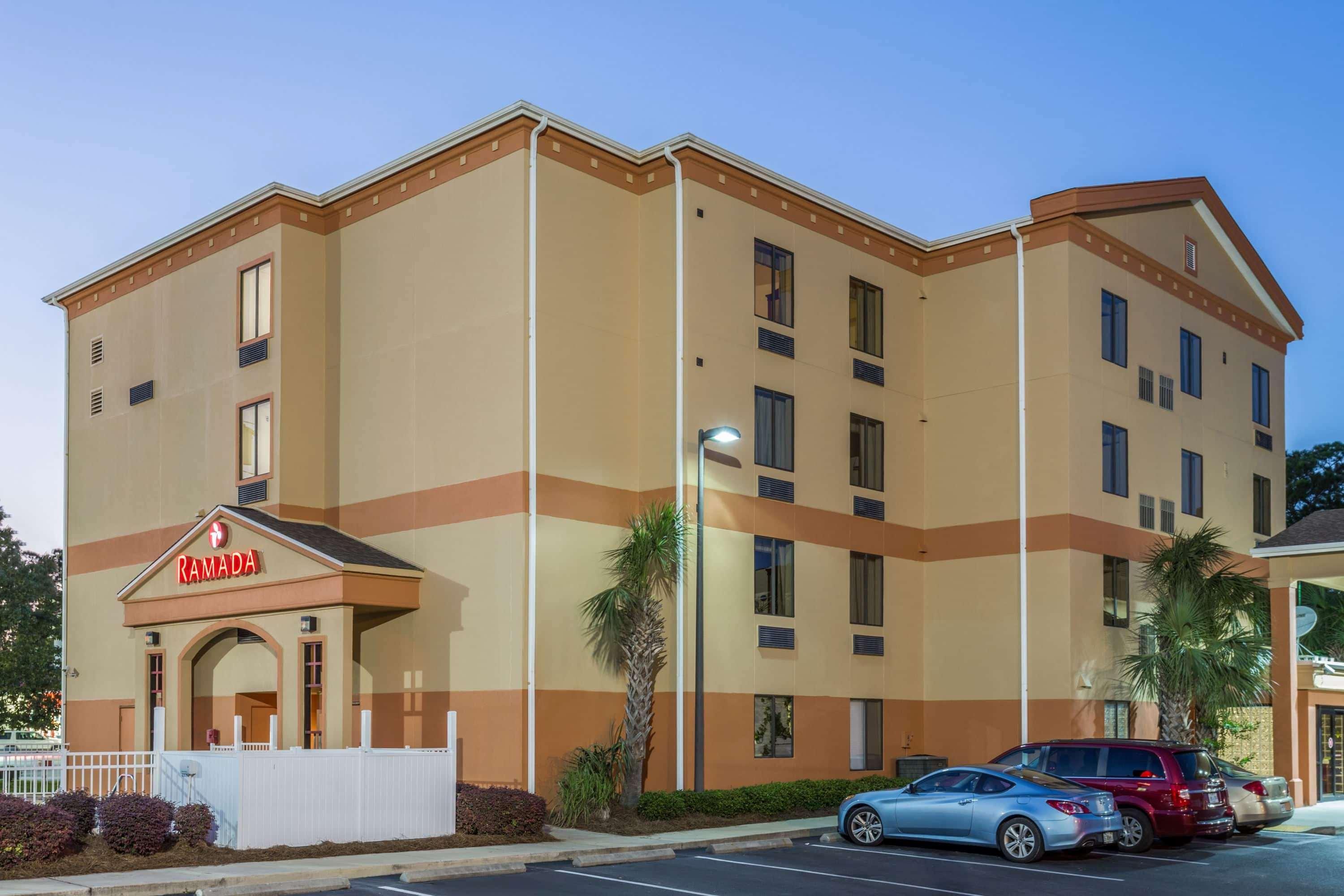 Ramada By Wyndham Panama City Exterior photo