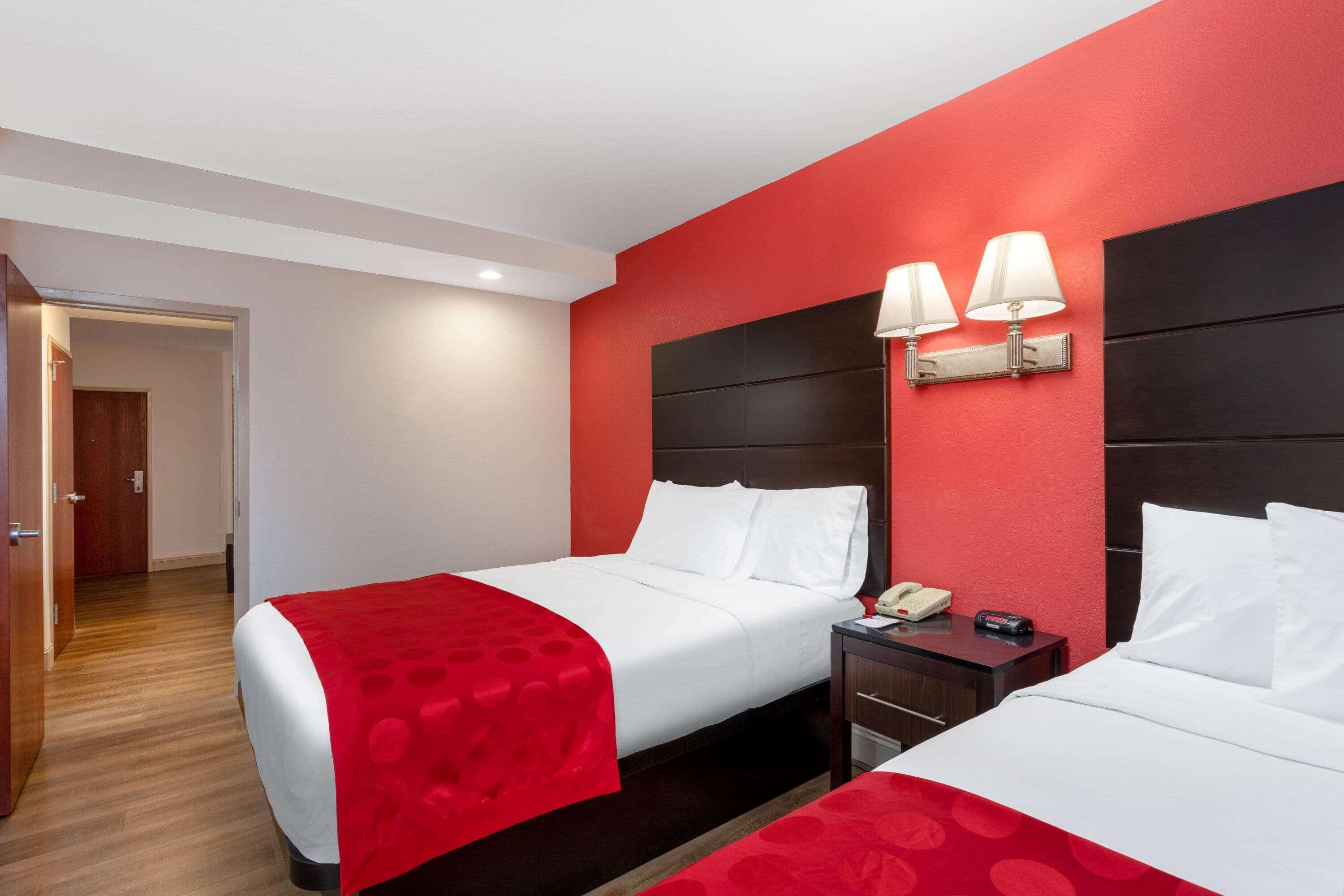 Ramada By Wyndham Panama City Exterior photo